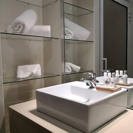 Travellers Pearl By Storytellers Фуншал