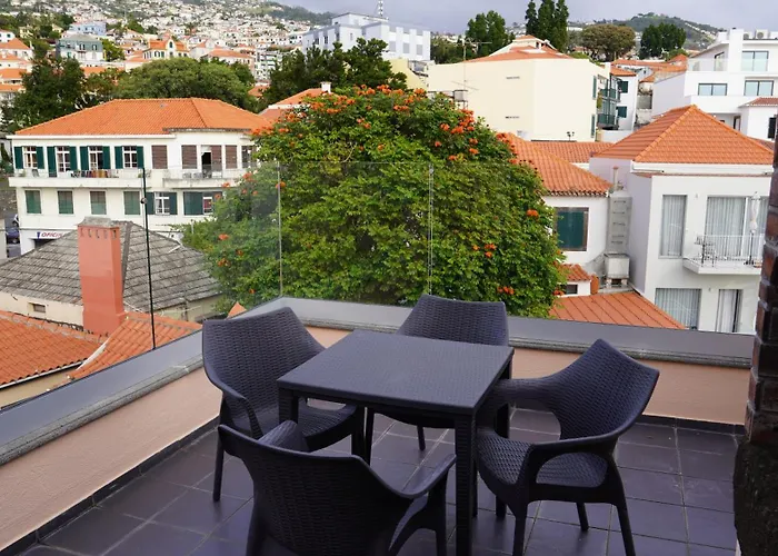 Travellers Pearl By Storytellers *