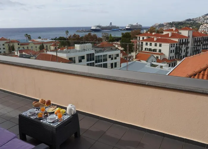 Travellers Pearl By Storytellers * Funchal