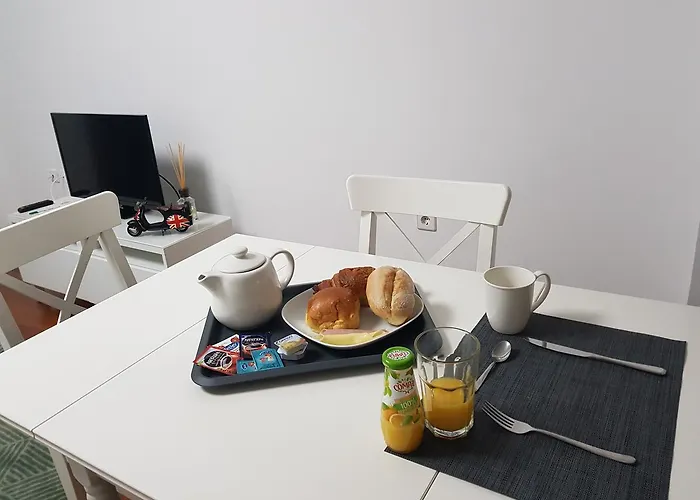 Travellers Pearl By Storytellers